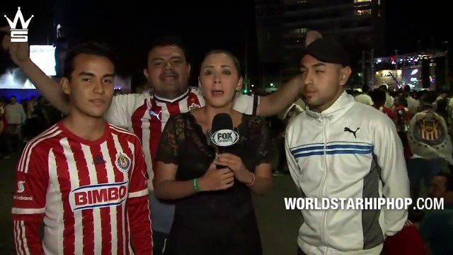 Une journaliste frappe un supporter qui lui met une main aux fesses ! LOL !!