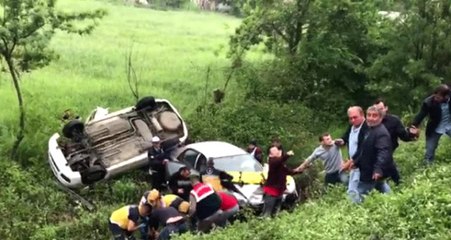 Şarampole Uçan Araçlardaki Yaralılara Yardıma Koşanlara Araç Çarptı