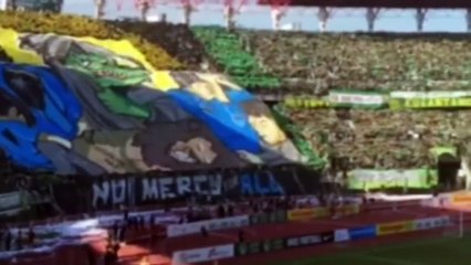 Скачать видео: Suasana Derby Jatim Persebaya vs Arema FC Liga 1 Indonesia 2018 ( Koreo Bonek )