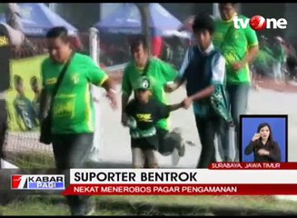 Tidak Bisa Masuk Stadion, Bonek Ricuh dengan Polisi