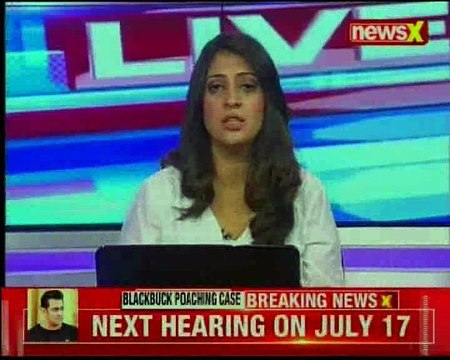 Bhind Man flashes private parts outside coaching centre; girls thrash the man