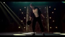 Tiger Shroff's Tribute to the Dancing King M.J. break dancing