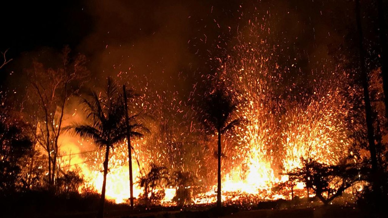 Neue Lavaspalten und Schwefelgasgefahr auf Hawaii