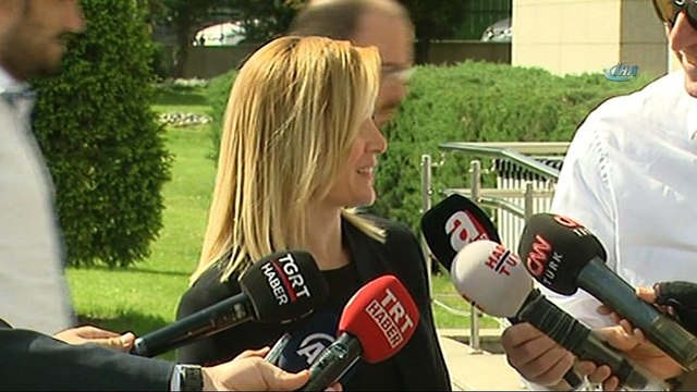 AK Parti aday adayları mülakatlar öncesinde gazetecilerin sorularını cevapladı