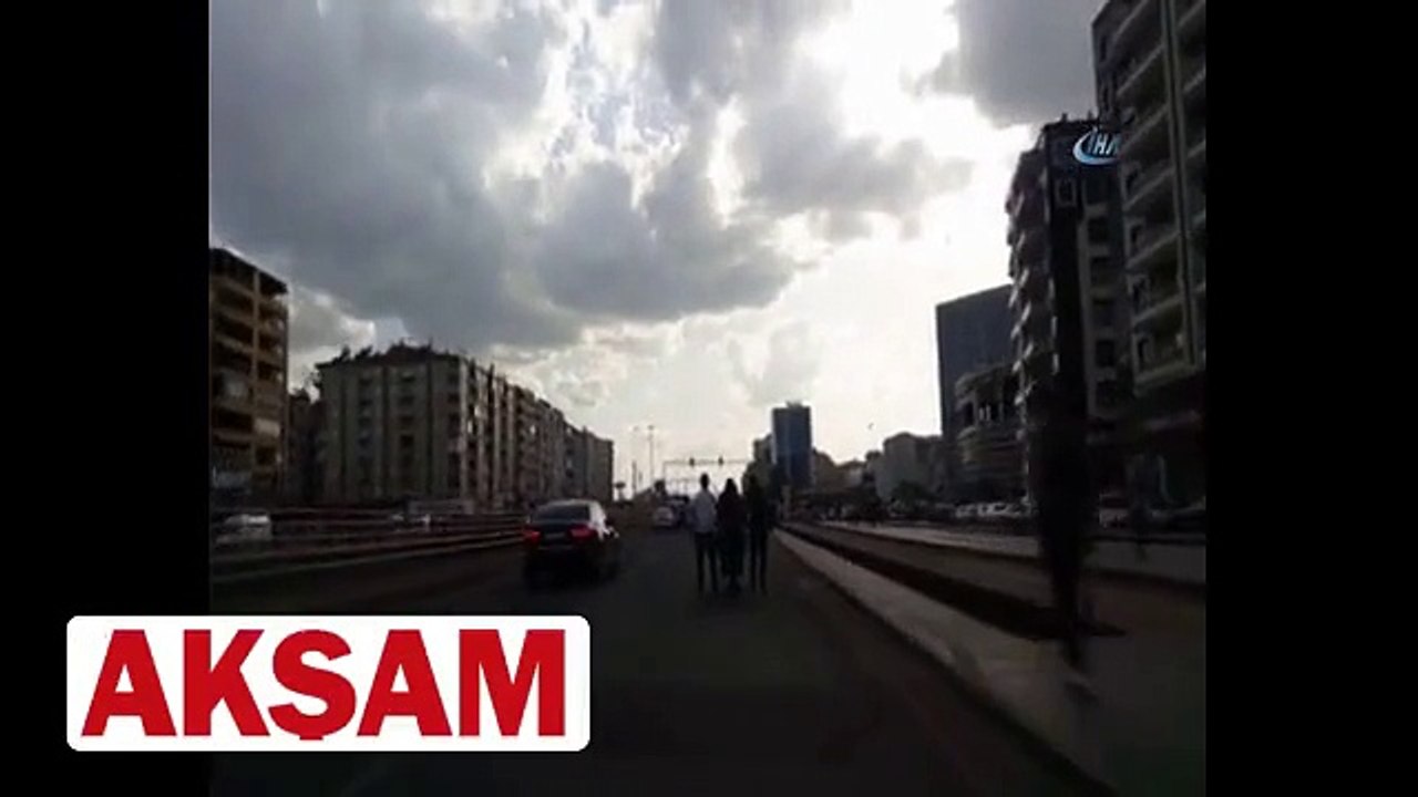 Diyarbakır’da patenci gençlerin tehlikeli yolculuğu