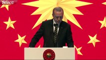 Cumhurbaşkanı erdoğan kürüsdeki zeytin dalını eşine verdi