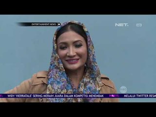 Berkerudung Menjadi Gaya Fashion Natalie Sarah Saat Ini