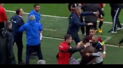 Le frère de Pogba quitte la pelouse en plein match et se fait agresser par ses coéquipiers