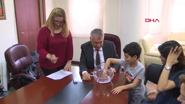 Adana-Elektrikli Tekerlekli Sandalyeler İçin Noter Huzurunda Kura Çekildi