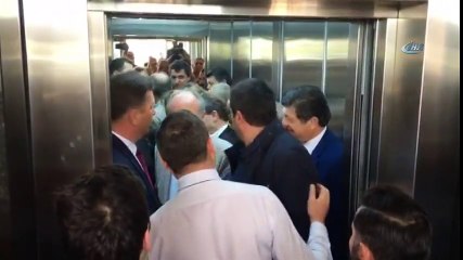 Muharrem İnce, CHP Genel Merkezi'nde Asansör Krizi Yaşadı