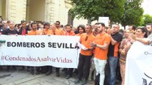 Concentración en Sevilla para pedir la libertad de los bomberos juzgados