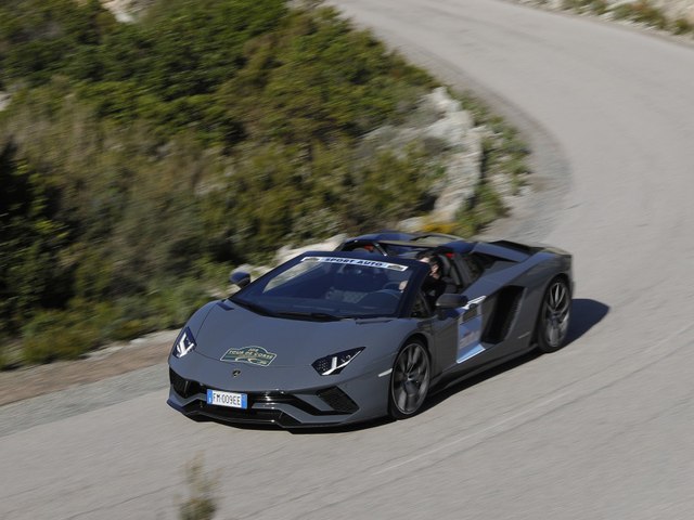Tour de Corse 10.000 virages en Lamborghini...