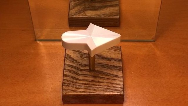 Cette flèche pointe vers la droite (Illusion d'optique)