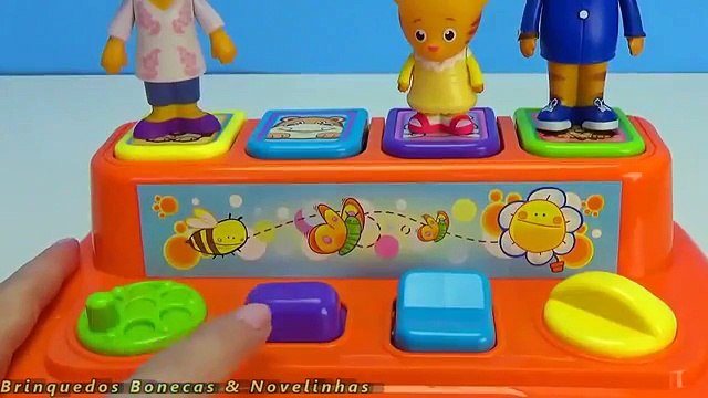 Daniel Tigre Brinquedos Família do Daniel Tigre em português Toy Pop up Pals Surpresa Toys Surprise