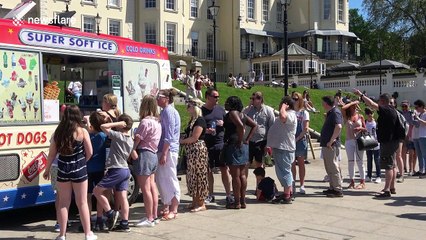 Scores of Londoners hit Richmond for hottest Bank Holiday on record
