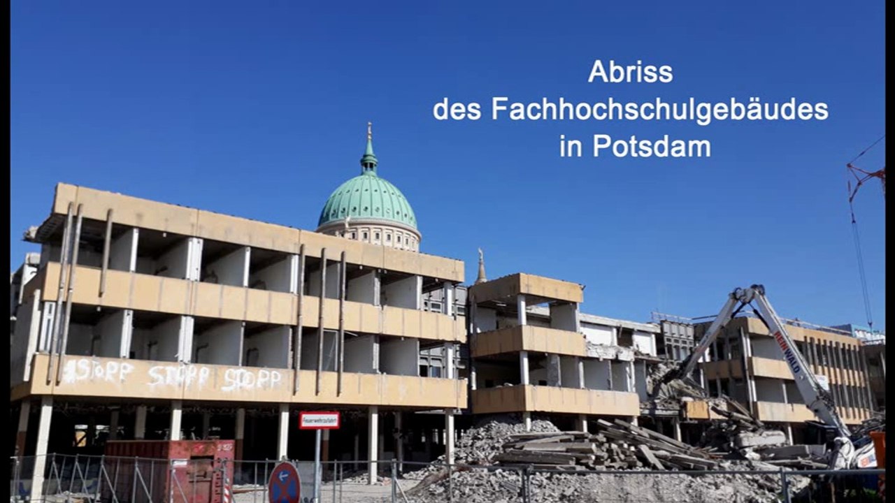 Abriss des Fachhochschulgebäudes in Potsdam