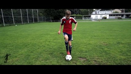 Best Moments #1 "Max-Flic" Crossbar Trickshot / HitThatBall