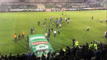 Χειροκρότημα για την ομάδα στο τέλος