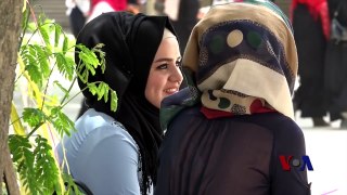 巴格达大学生试图忘却战争寻找爱情