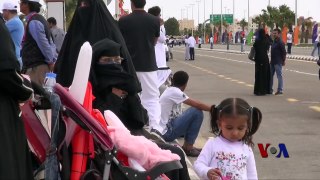 沙特女子运动突破刻板形象