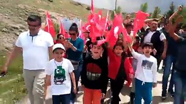 BUGÜNKÜ MİSAFİRLERİMİZ ORTAK TURDA ÇAY - SANDIKLI DAN GELEN MİSAFİRLER VE AFYON ATATÜRK İLKOKULU BİRLİKTE ZAFER YOLUNDA GURUR VE COŞKUYLA YÜRÜDÜLER . HABİB AKALIN FARKINI İZLEYİN GÖRECEKSİNİZ