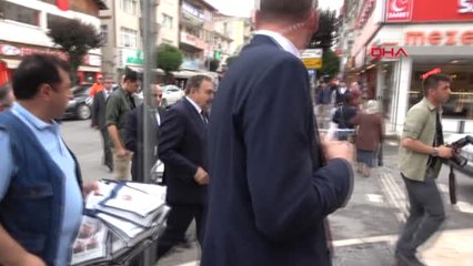 Düzce Bakanlar Eroğlu ve Özlü'den Birbirlerine Bal İkramı