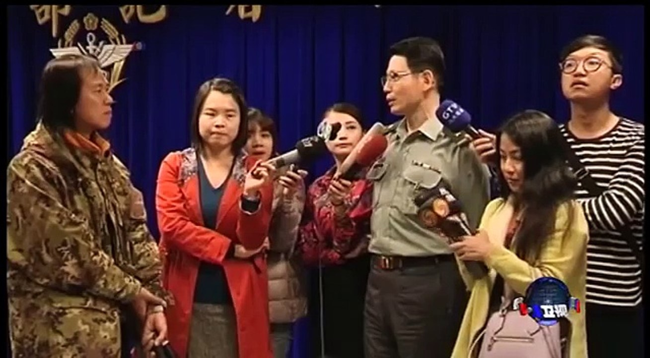 VOA卫视(2015年11月30日 第二小时节目 时事大家谈 完整版)