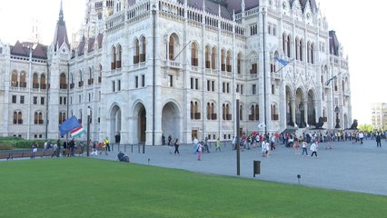 Viktor Orban yeni dönemine protestolarla başlıyor