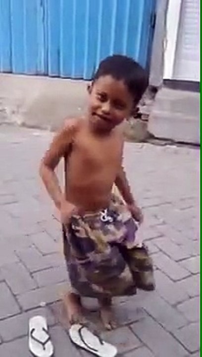 Hahahahah Very Funny Danxe Video Childer Dance...