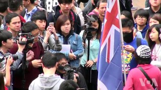 几十香港人抗议大陆水货客