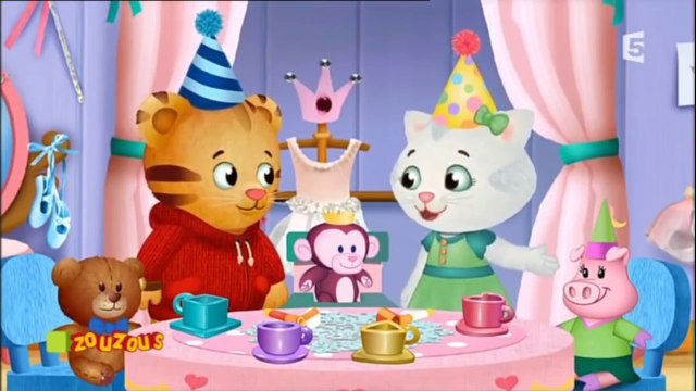 LE VILLAGE DE DANY - Les amis sont là pour s'aider - Dany se fait faire une piqûre