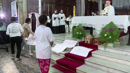 Missa para vítimas de desabamento