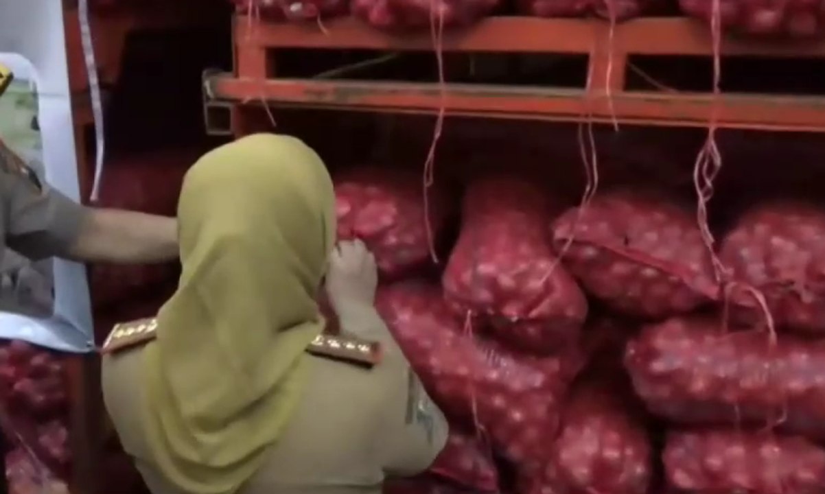 70 Ton Bawang Merah Impor Disita Polisi