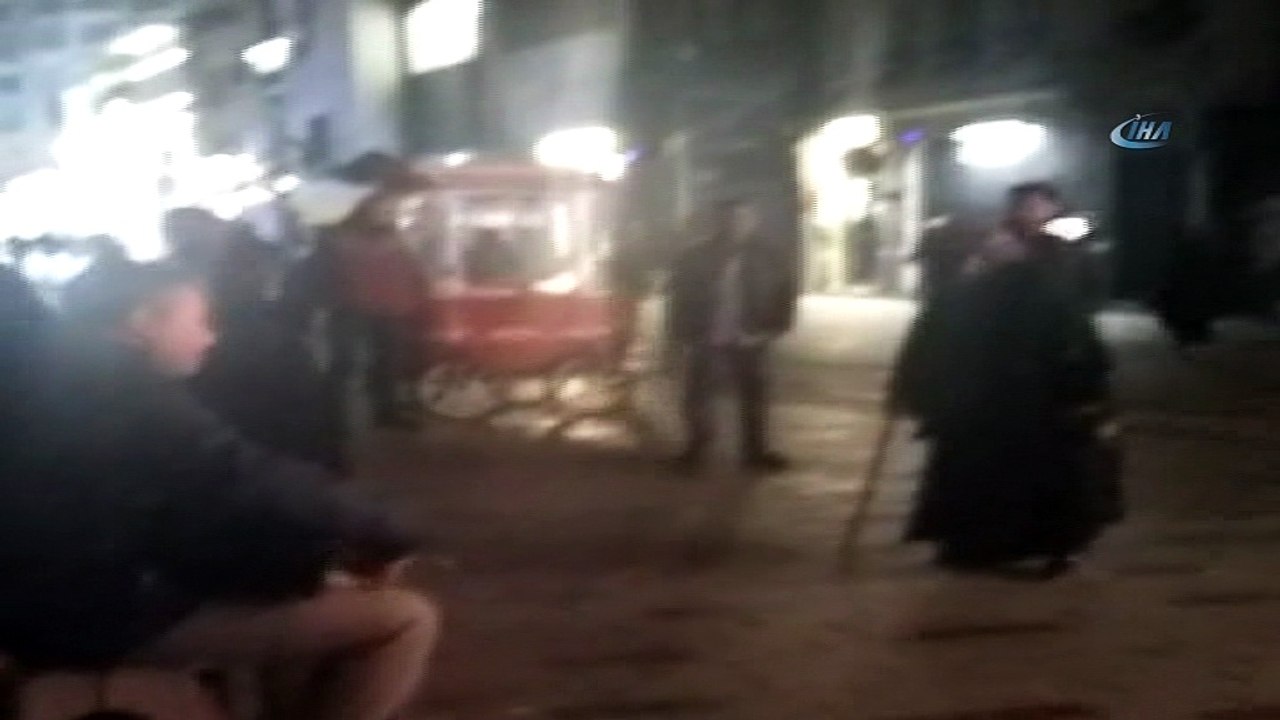 İstiklal Caddesi’nde dilenci kadınlar, “hasılatı” göbek atarak kutladı