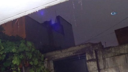 Akçakale'de geceyi şimşekler aydınlattı