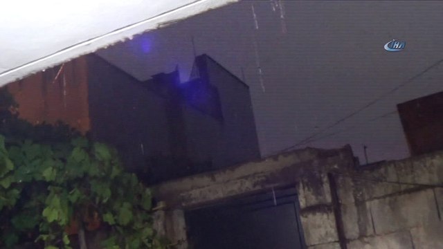 Akçakale'de geceyi şimşekler aydınlattı