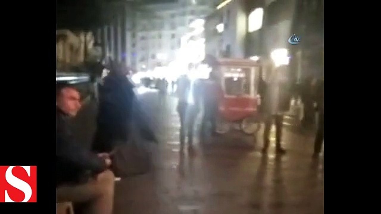 Dilenci kadınlar hasılatı göbek atarak kutladı