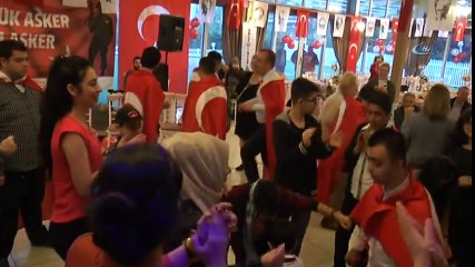 Engelli Askerlerin Kına Gecesinde Anneler Gözyaşı Döktü
