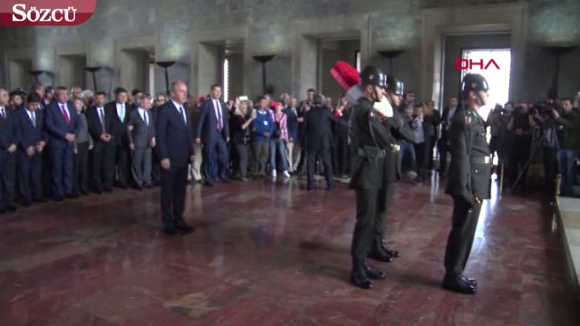 CHP'nin Cumhurbaşkanı adayı Muharrem İnce, Anıtkabir'i ziyaret etti