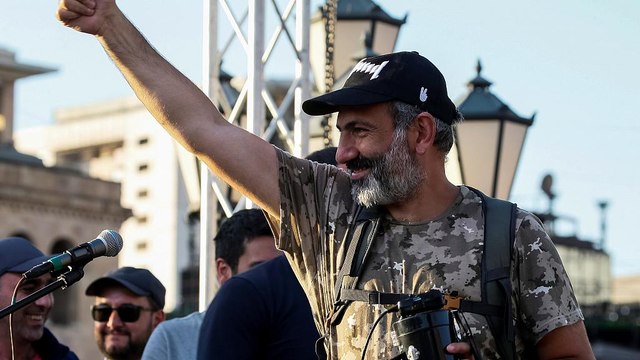 بعد أسابيع من الاحتجاجات برلمان أرمينيا ينتخب زعيم المعارضة رئيسا للوزراء