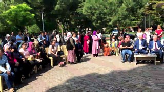 Akhisar Halk Merkezi yıl sonu sergileri Parkiçi Belediye Düğün Salonunda açıkldı