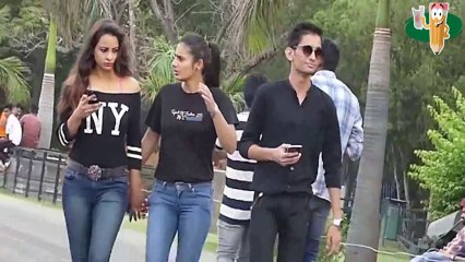 फार्ट प्रैंक इन पब्लिक देख के आपकी भी छूट जाएगी हसी !