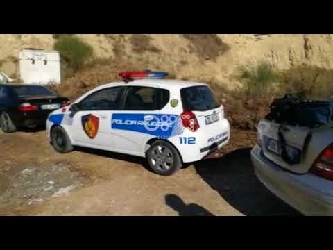 Ora News - “Alfa Romeo” del nga rruga e përplaset me pemën, vdes 25 vjeçari