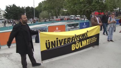 Beyazıt Meydanı'nda "Bölünme" Protestosu Devam Ediyor