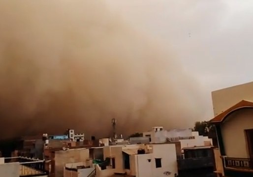 Wall of Dust Engulfs North Indian Town as Storms Continue