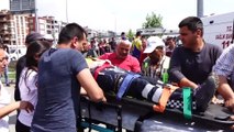 Yaralı taşıyan ambulans kaza yaptı: 3 yaralı - BALIKESİR