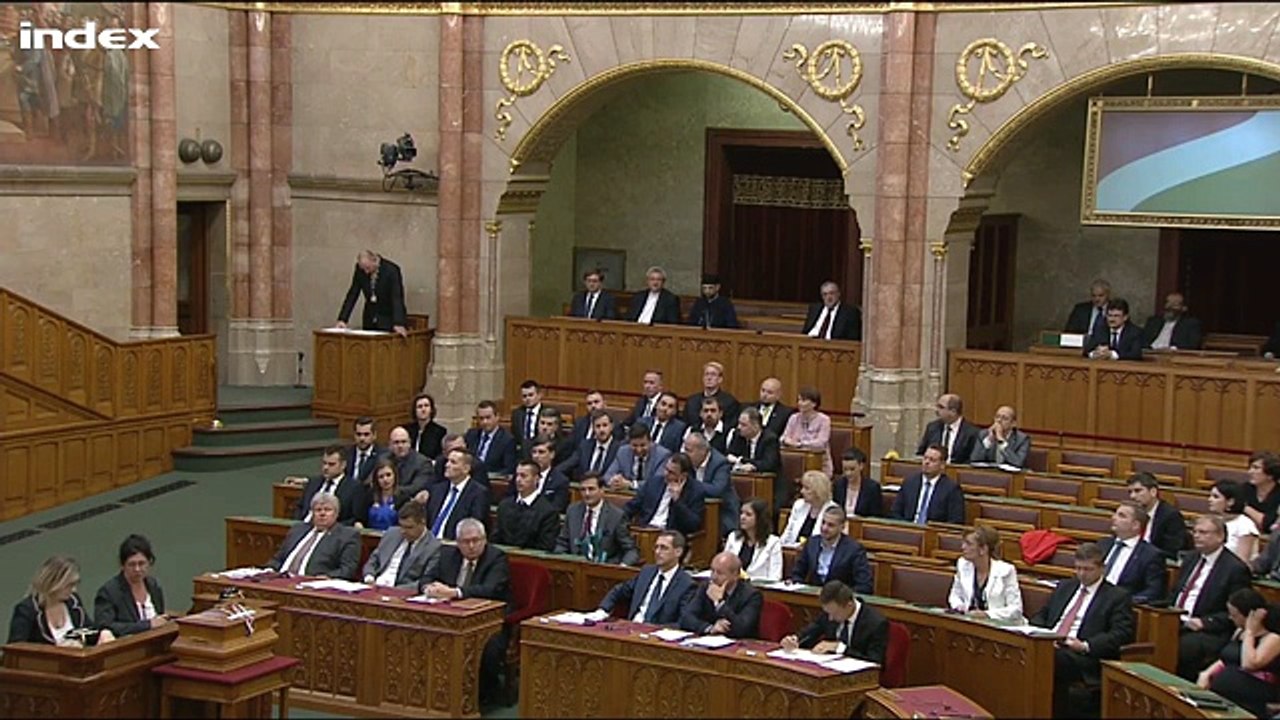 Egyedül Gyurcsányt nem tapsolták meg az országgyűlés alakuló ülésén