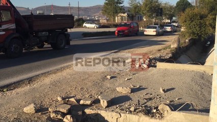 Report TV - Fier,përmbyset mjeti, humb tragjikisht jetën 23-vjeçarja