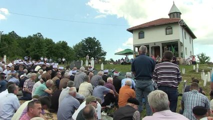 Bosna Savaşı'nda 26 Yıl Önce Yakılan 8 Kurban Toprağa Verildi