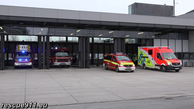 [SELTEN] Halbzug mit Leih-RTW BF München FW 10 Riem